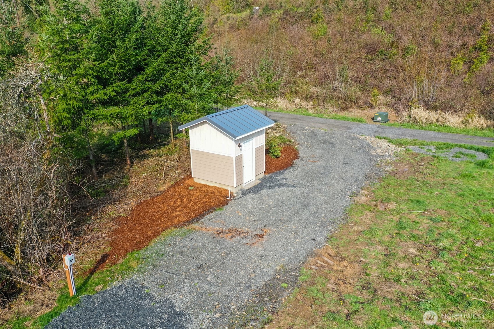 208 Sanderson Road Chehalis, WA 98532 - Photo 7 of 28 a view of a yard with trees