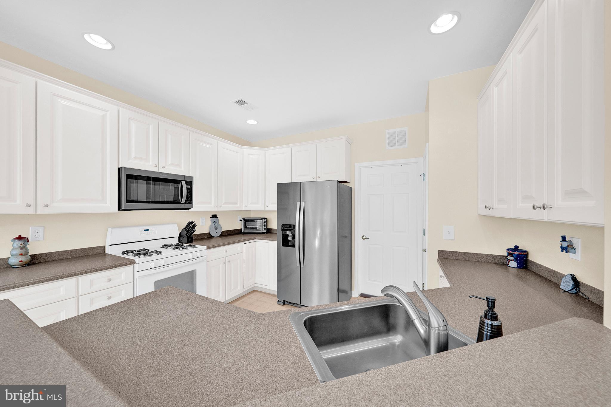 4 Fitzgerald Lane Columbus, NJ 08022 - Photo 13 of 43