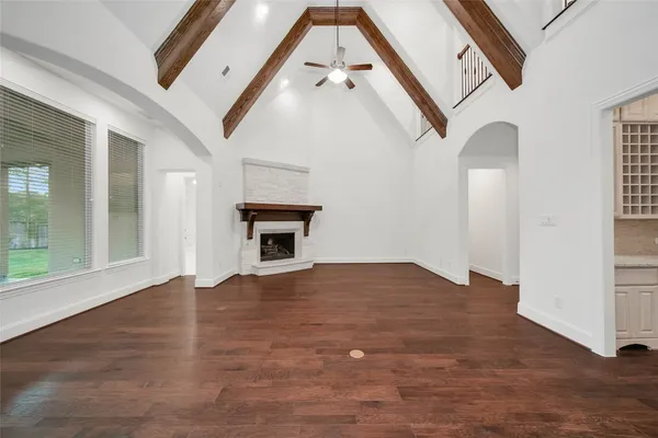 $1,249,990 | 19 Brittany Rose Place, The Woodlands, TX 77375
