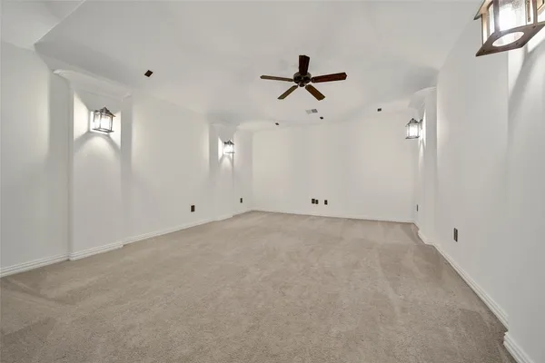 $1,249,990 | 19 Brittany Rose Place, The Woodlands, TX 77375