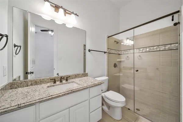 $1,249,990 | 19 Brittany Rose Place, The Woodlands, TX 77375