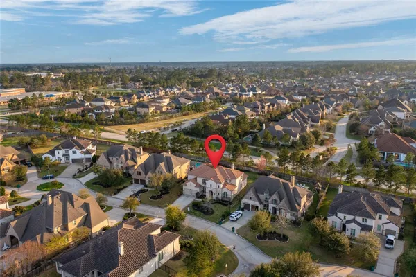 $1,249,990 | 19 Brittany Rose Place, The Woodlands, TX 77375