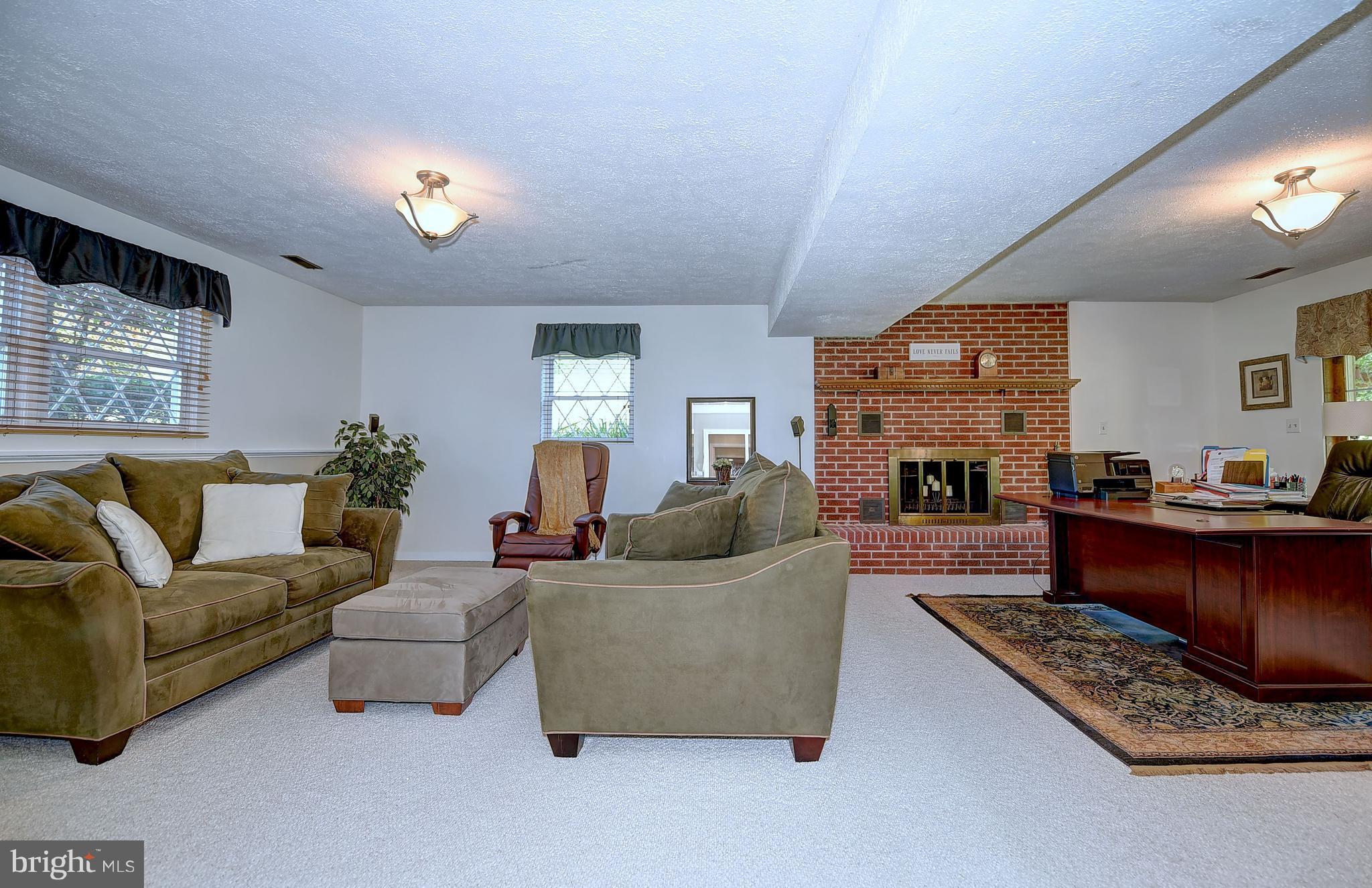 8013 Babikow Road Baltimore, MD 21237 - Photo 11 of 30 Family Room