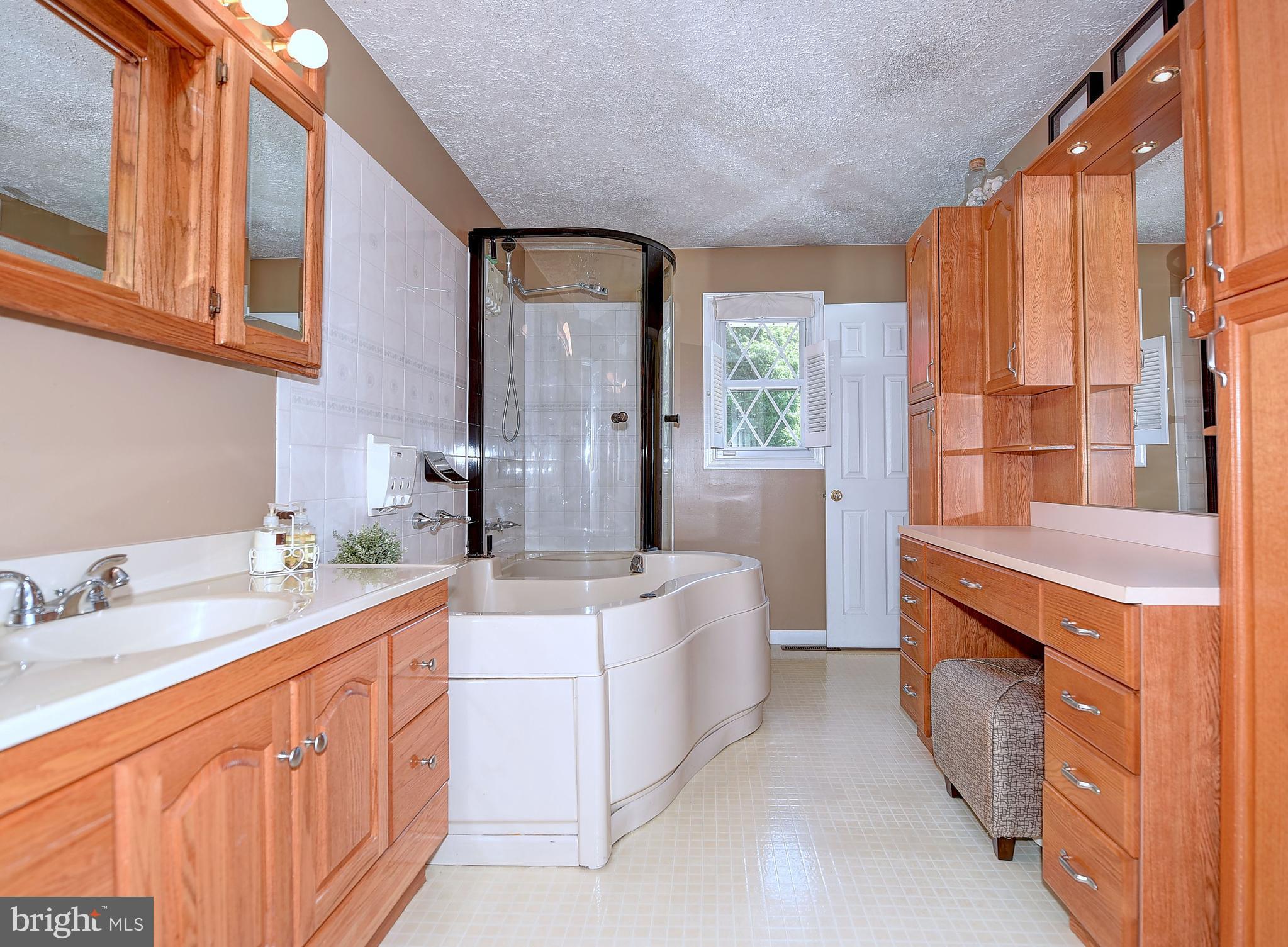 8013 Babikow Road Baltimore, MD 21237 - Photo 15 of 30 Main Level Bath