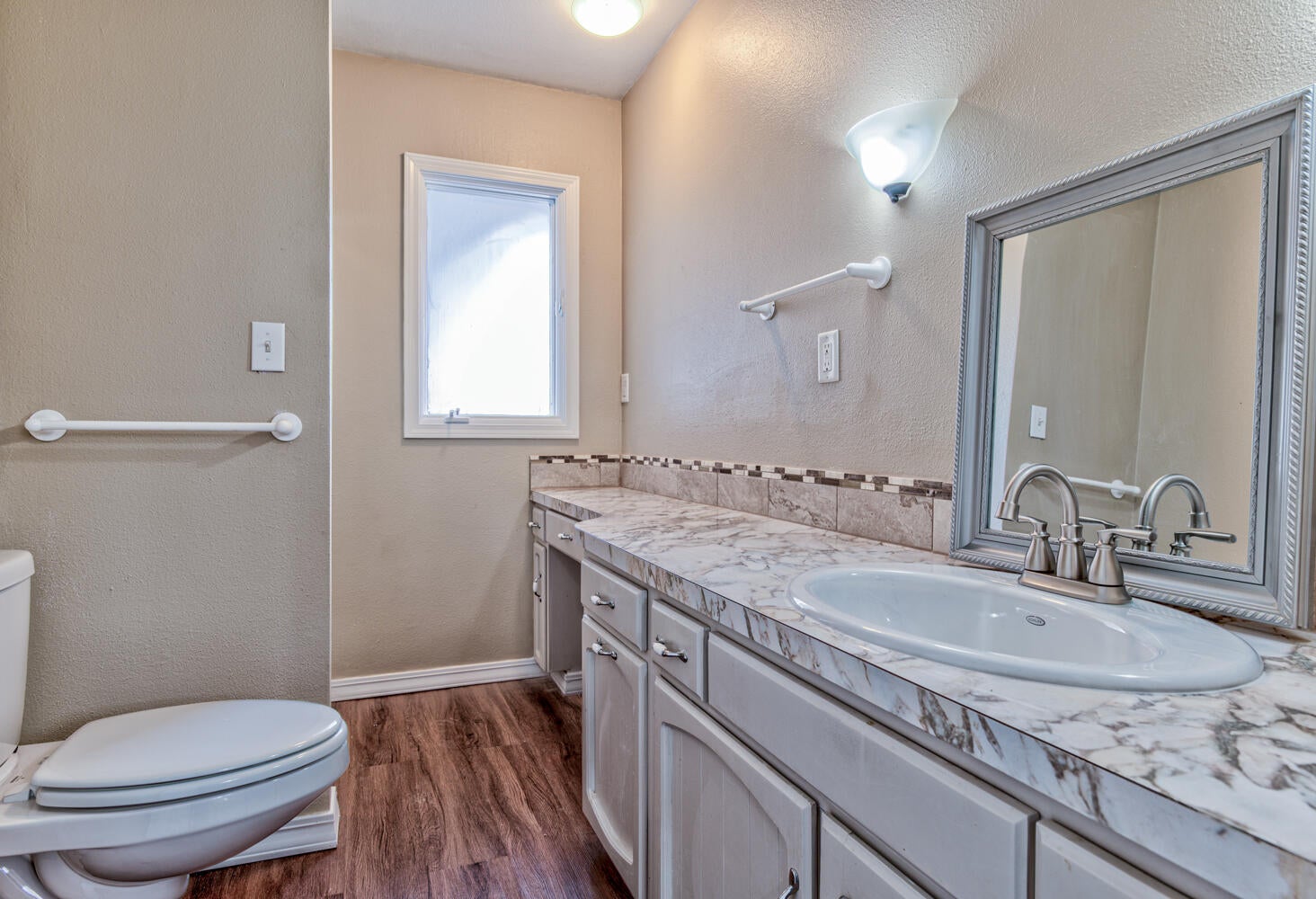 2101 Southwest Locust Way Madras, OR 97741 - Photo 21 of 50 Master Bath