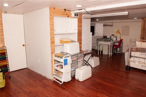 a view of utility room