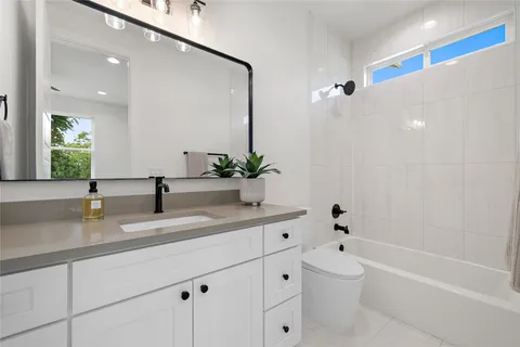 $1,099,000 | 1702 Pennsylvania Avenue, Austin, TX 78702