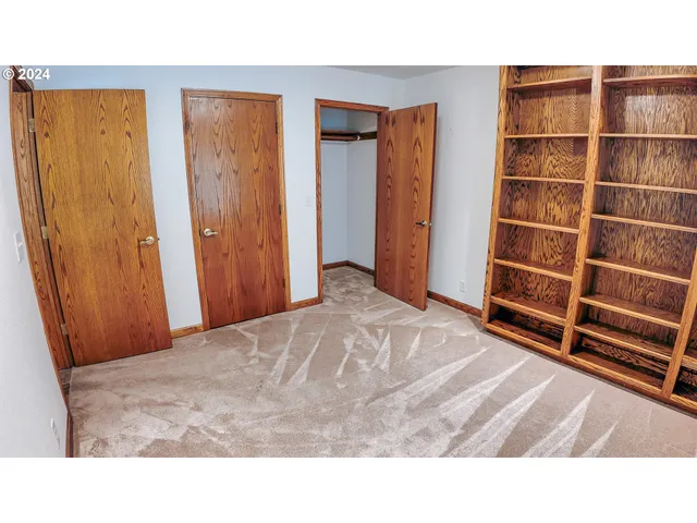 $1,870,000 | 1081 Umpqua College Road, Roseburg, OR 97470