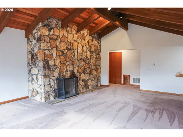 $1,870,000 | 1081 Umpqua College Road, Roseburg, OR 97470