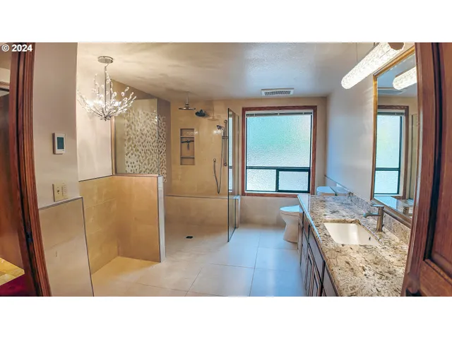 $1,870,000 | 1081 Umpqua College Road, Roseburg, OR 97470