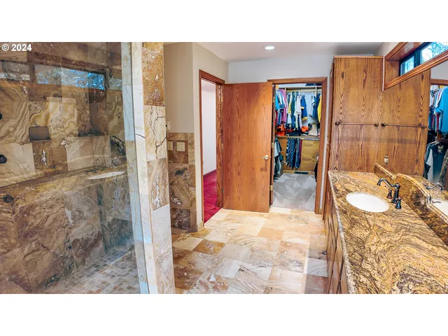 $1,870,000 | 1081 Umpqua College Road, Roseburg, OR 97470