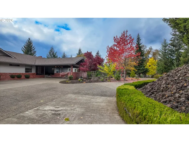 $1,870,000 | 1081 Umpqua College Road, Roseburg, OR 97470