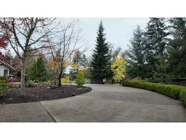 $1,870,000 | 1081 Umpqua College Road, Roseburg, OR 97470