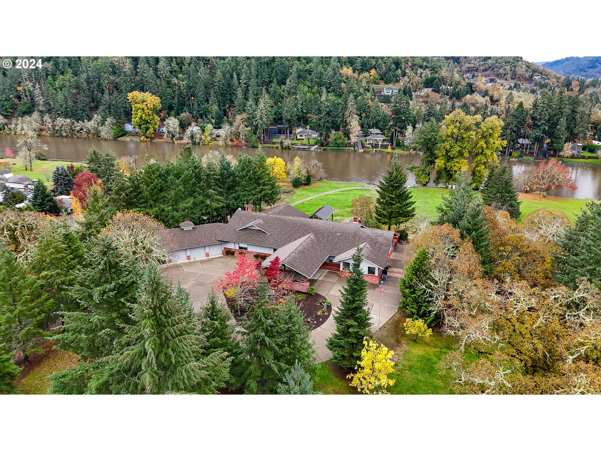 1081 Umpqua College Road Roseburg, OR 97470 - Photo 9 of 45
