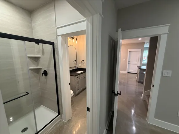 $1,995 | 201 North Vandeveer Street, Burnet, TX 78611