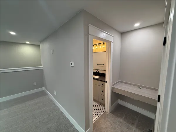 $1,995 | 201 North Vandeveer Street, Burnet, TX 78611