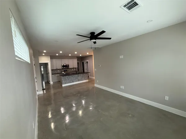 $1,995 | 201 North Vandeveer Street, Burnet, TX 78611