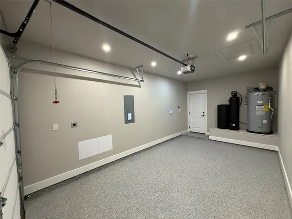 $1,995 | 201 North Vandeveer Street, Burnet, TX 78611