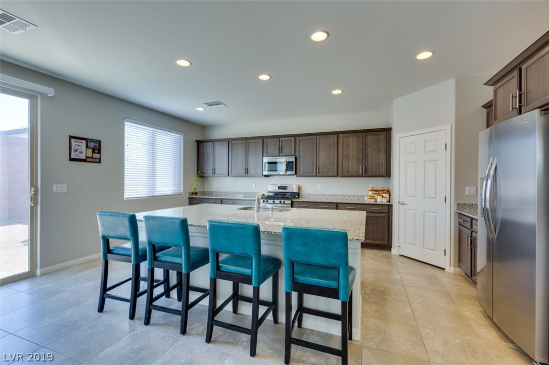 45 Vega Ridge Way Las Vegas, NV 89183 - Photo 13 of 38 Gallery Image 13