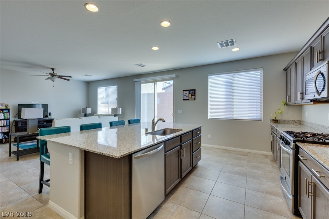 45 Vega Ridge Way Las Vegas, NV 89183 - Photo 18 of 38 Gallery Image 18