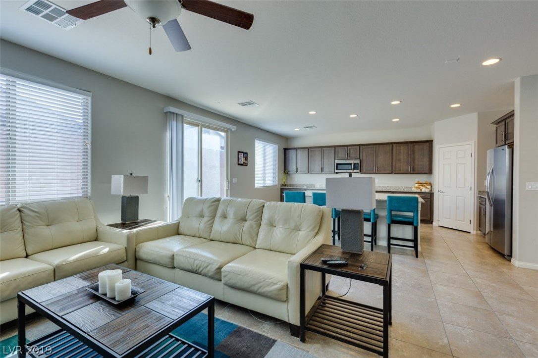 45 Vega Ridge Way Las Vegas, NV 89183 - Photo 8 of 38 Gallery Image 8