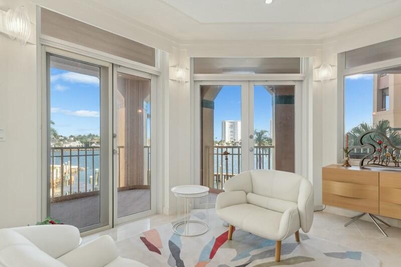 300 Southeast 5th Avenue, Unit 2090 Boca Raton, FL 33432 - Photo 8 of 33 Additional sitting area in great room