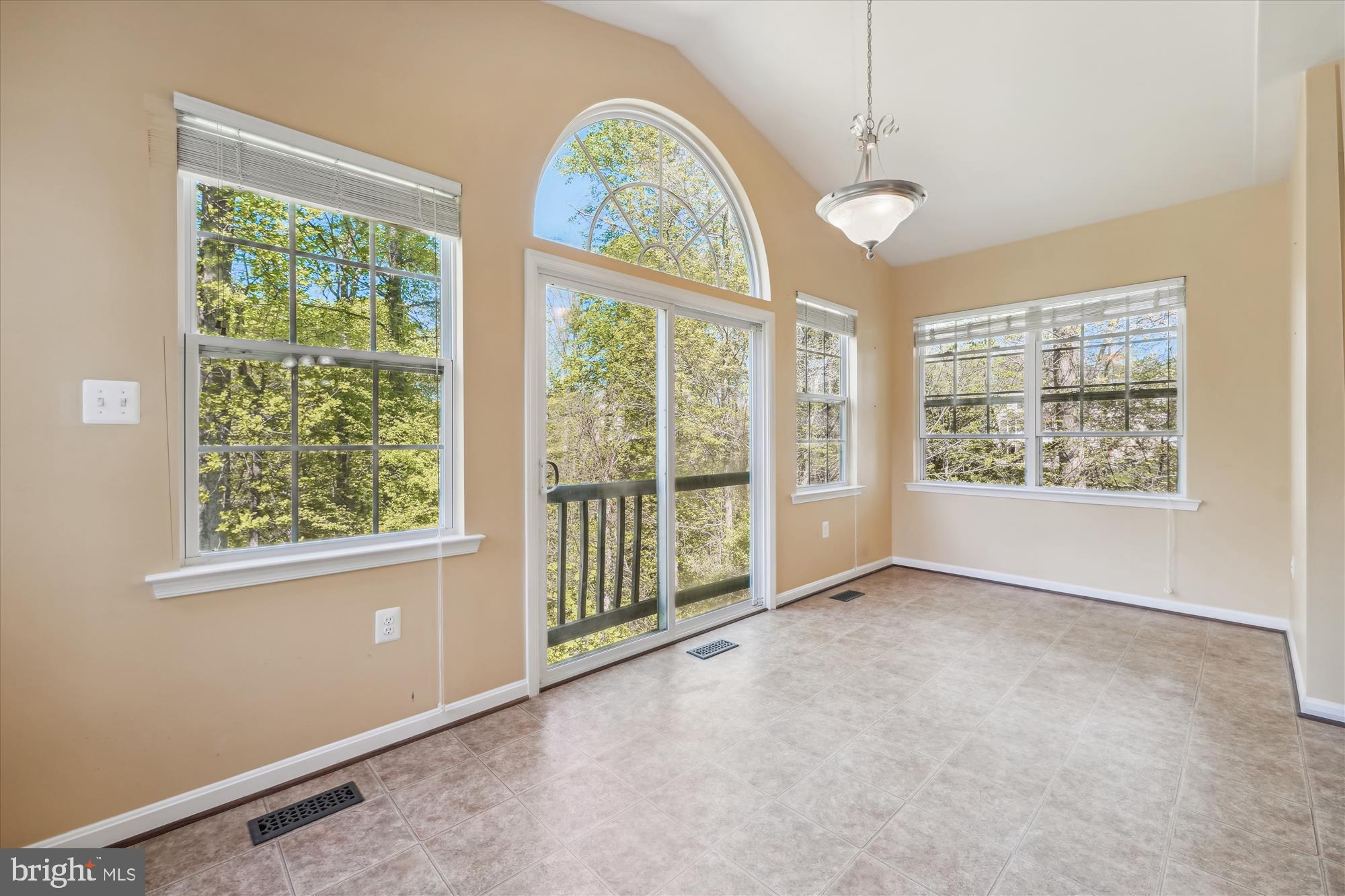 2063 Baythorne Road Prince Frederick, MD 20678 - Photo 12 of 32 Breakfast Area