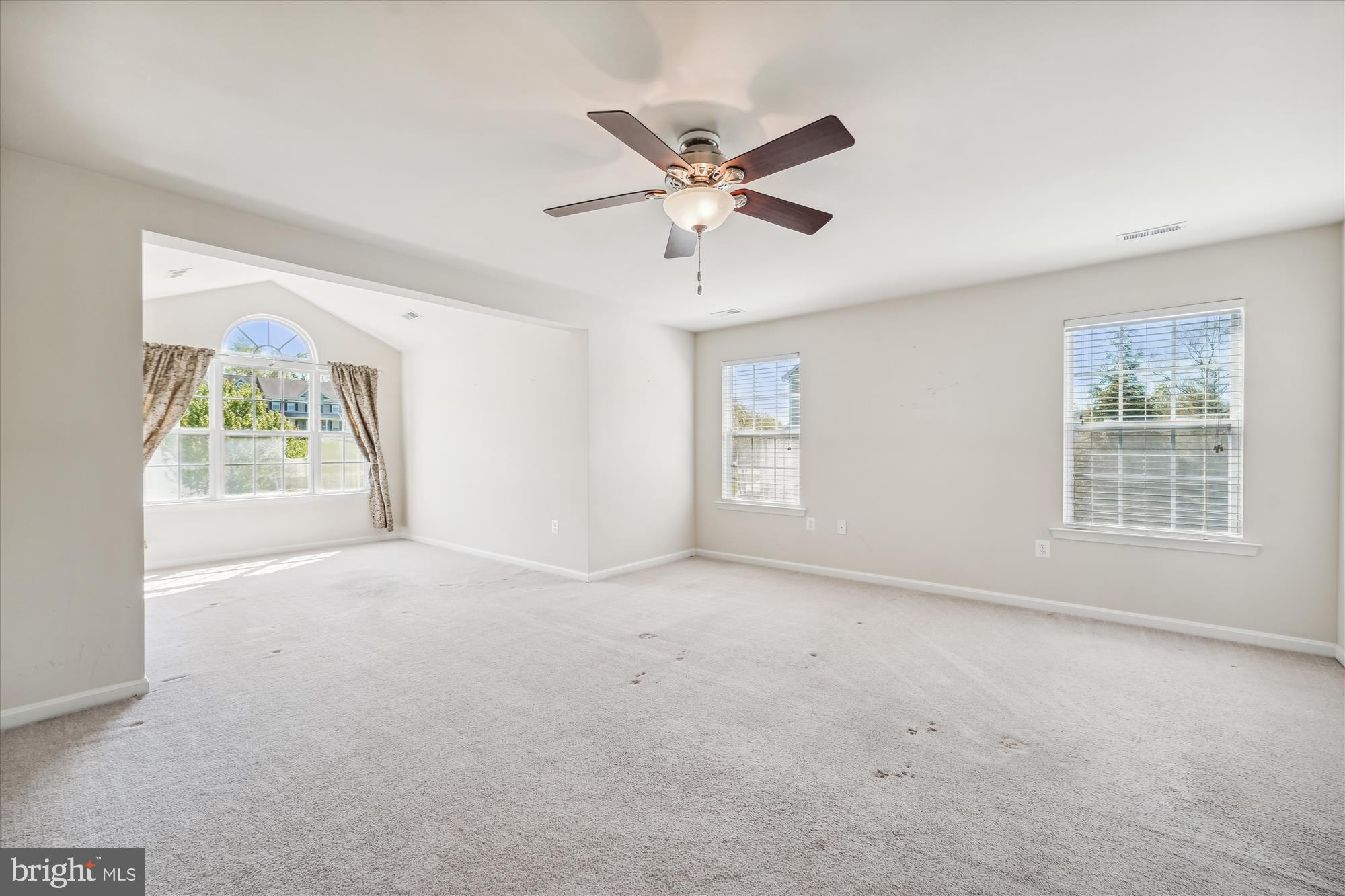 2063 Baythorne Road Prince Frederick, MD 20678 - Photo 18 of 32 Primary Bedroom