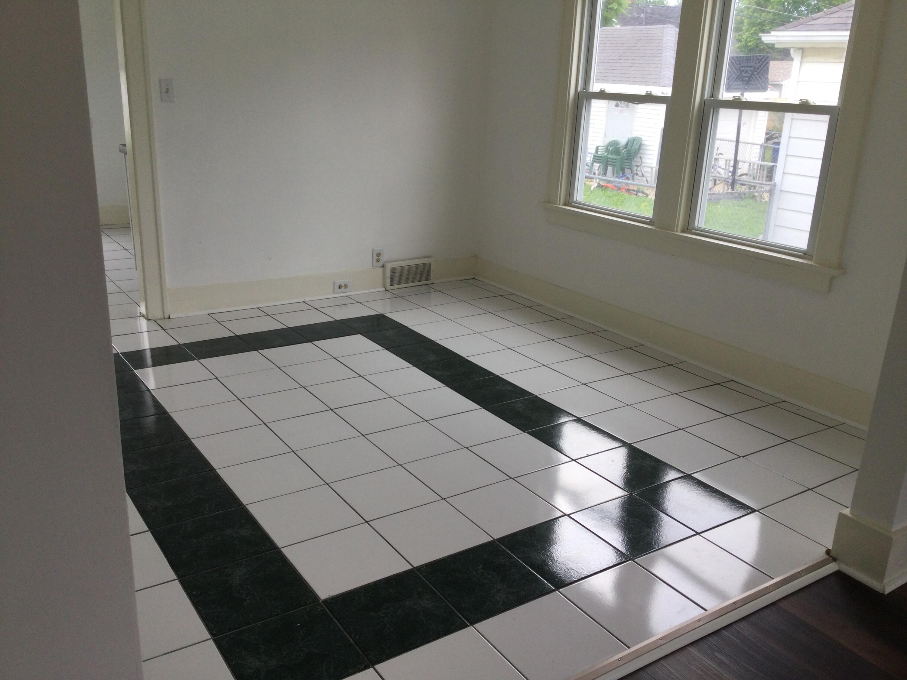2013 Kearney Avenue Racine, WI 53403 - Photo 3 of 22 535F621D-AB1D-4259-9B02-B381388B57F1
