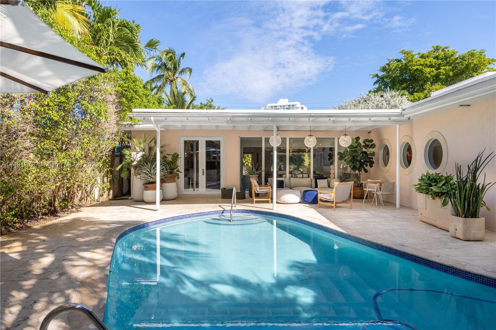 6010 Pine Tree Drive Miami Beach, FL 33140 - Photo 12 of 56