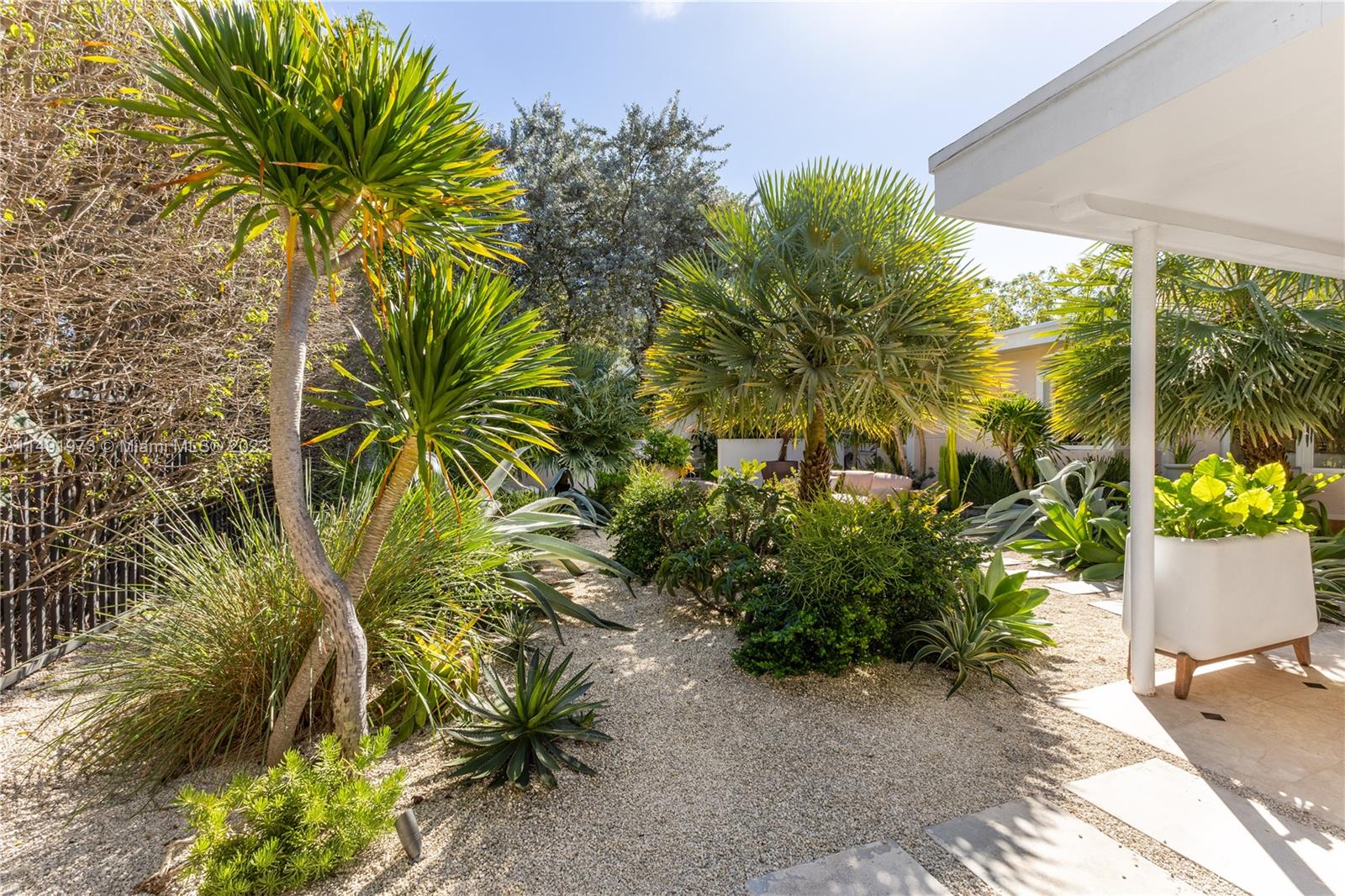 6010 Pine Tree Drive Miami Beach, FL 33140 - Photo 14 of 56