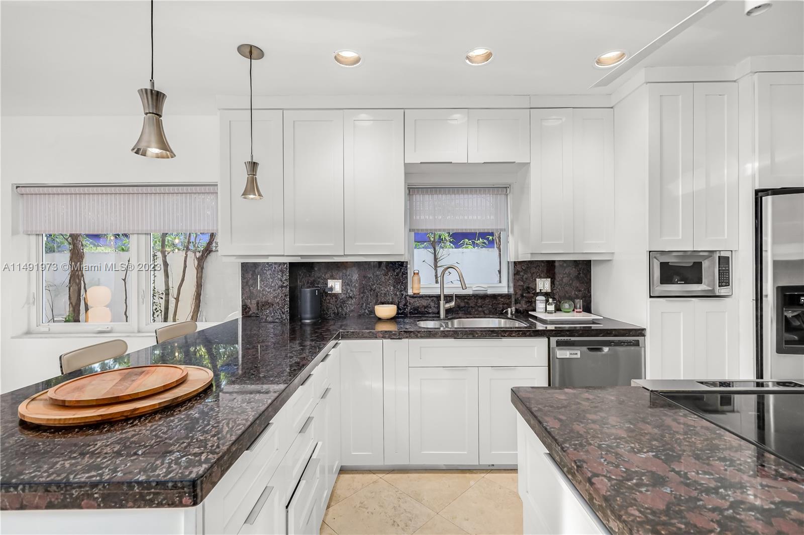 6010 Pine Tree Drive Miami Beach, FL 33140 - Photo 26 of 56