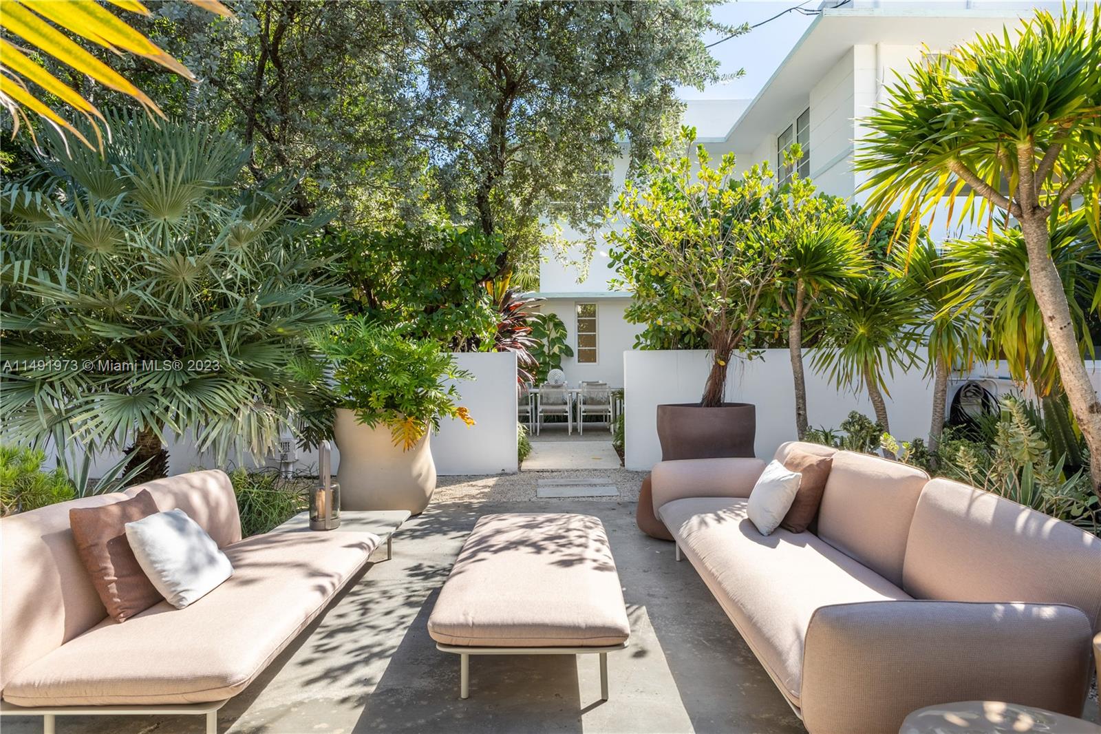 6010 Pine Tree Drive Miami Beach, FL 33140 - Photo 38 of 56