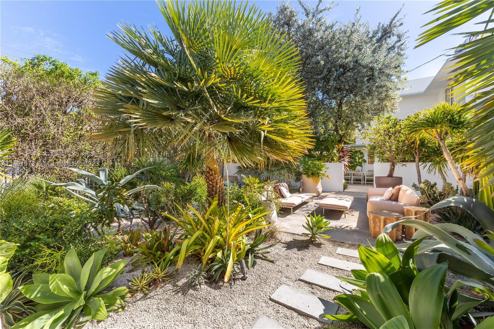 6010 Pine Tree Drive Miami Beach, FL 33140 - Photo 39 of 56