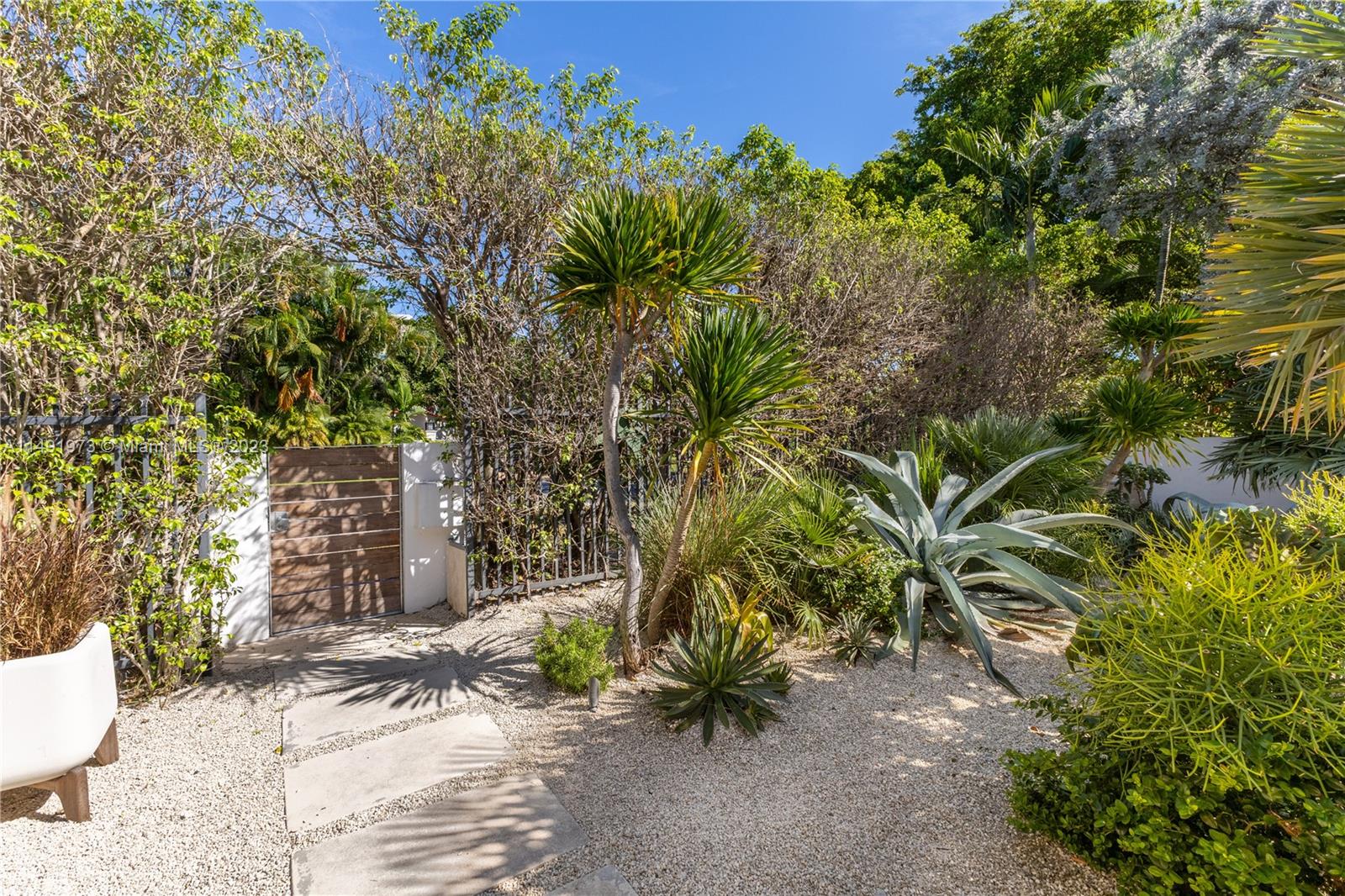 6010 Pine Tree Drive Miami Beach, FL 33140 - Photo 40 of 56