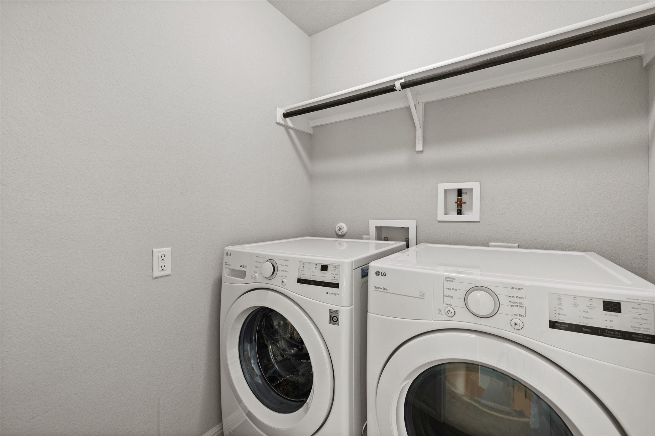 1615 Airedale Road Austin, TX 78748 - Photo 34 of 39 a utility room with dryer and washer