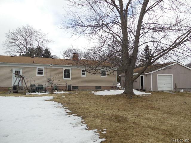 2220 Highfield Road Waterford, MI 48329 - Photo 30 of 30 30.jpg