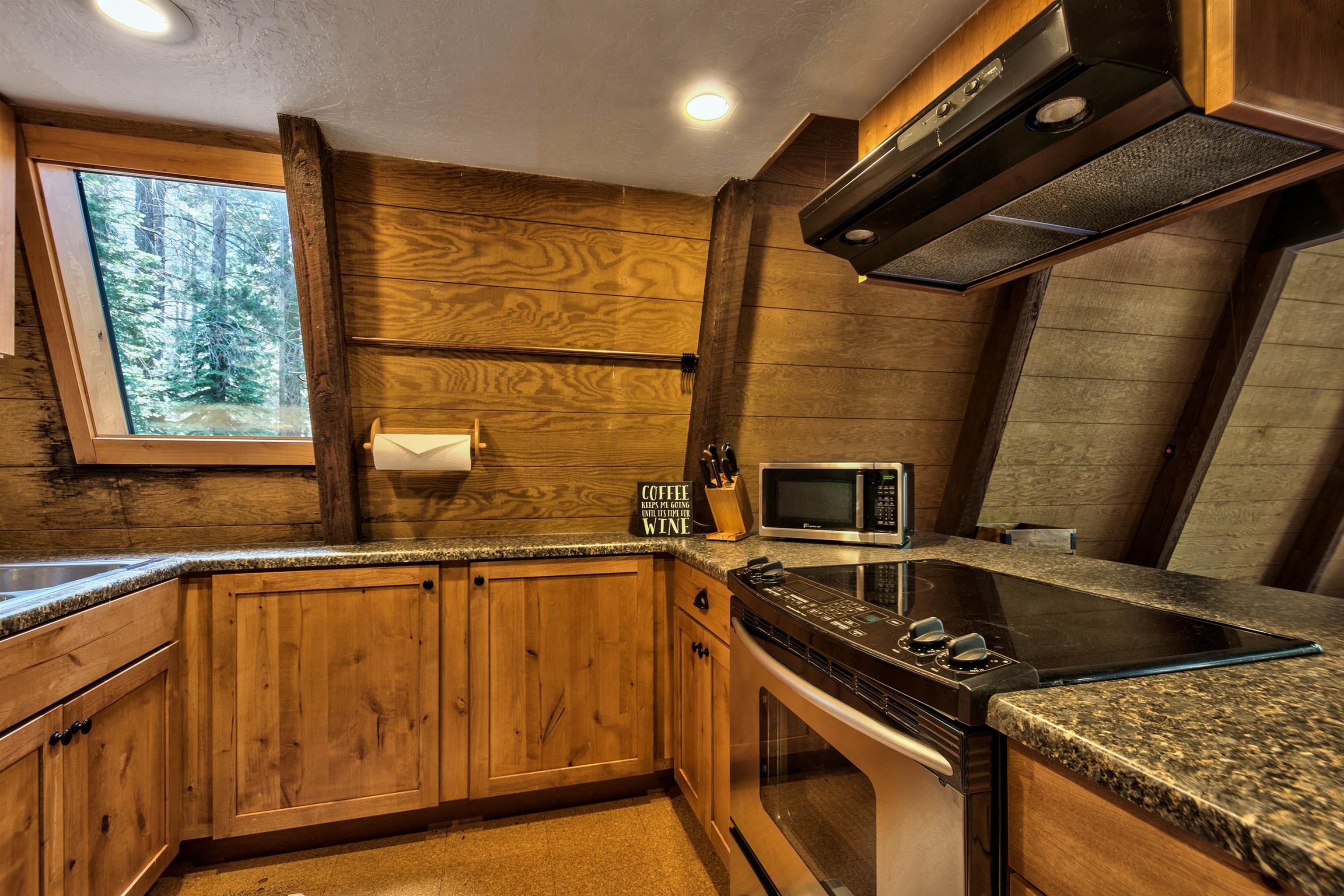 11426 Baden Road Truckee, CA 96161 - Photo 12 of 20 Gallery Image 12