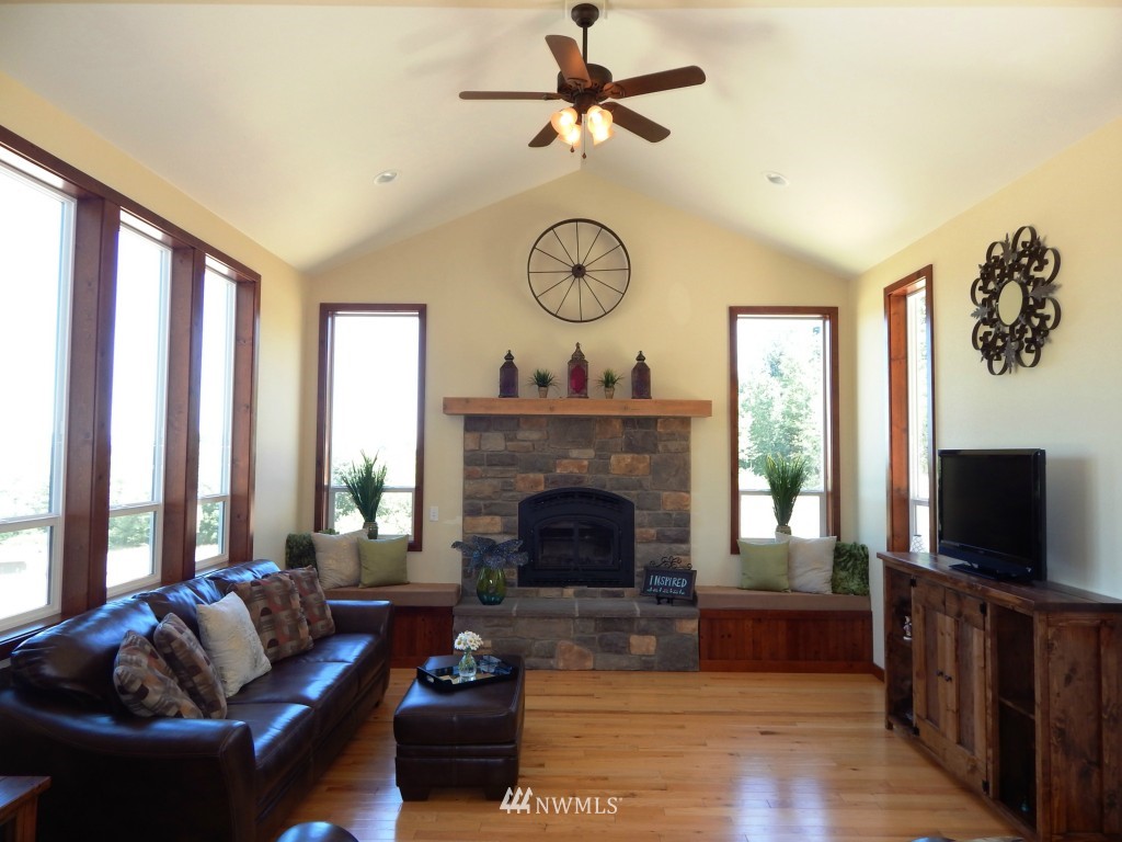 2705 Equus Ridge Lane Southwest Tenino, WA 98589 - Photo 2 of 25 Gallery Image 2