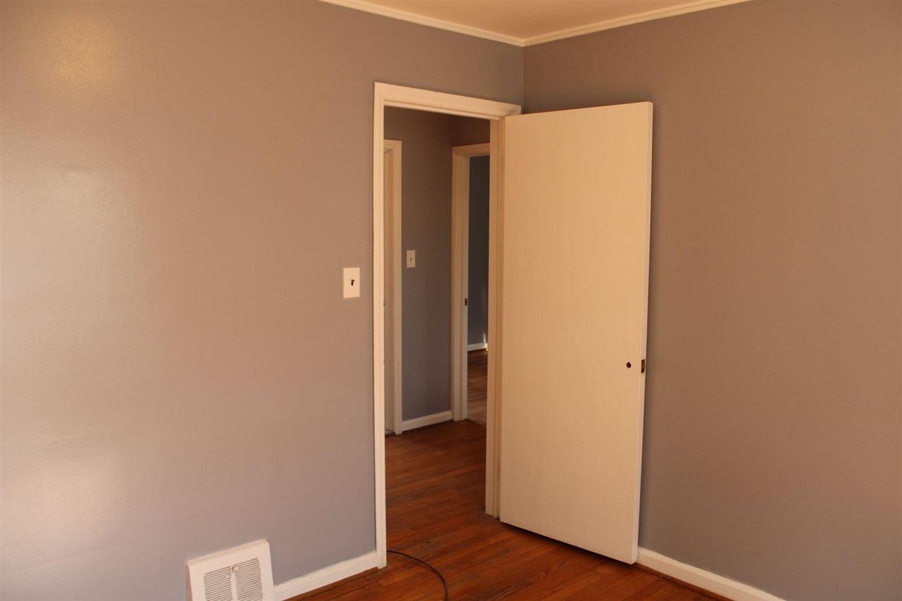 8045 Appoline Street Detroit, MI 48228 - Photo 13 of 39