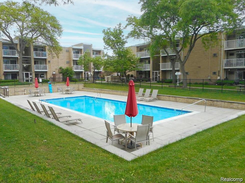4909 Crooks Road, Unit D6 Royal Oak, MI 48073 - Photo 1 of 16