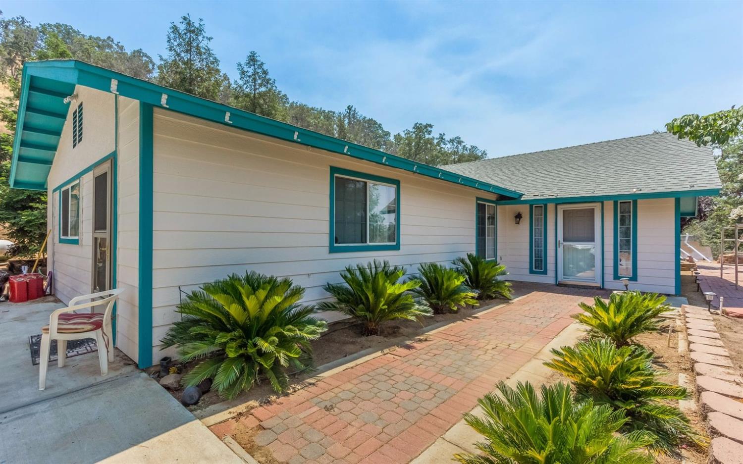 20400 Nicholas Road Clovis, CA 93619 - Photo 1 of 29 Gallery Image 1