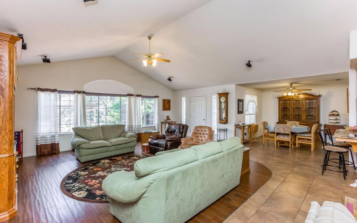20400 Nicholas Road Clovis, CA 93619 - Photo 3 of 29 Gallery Image 3
