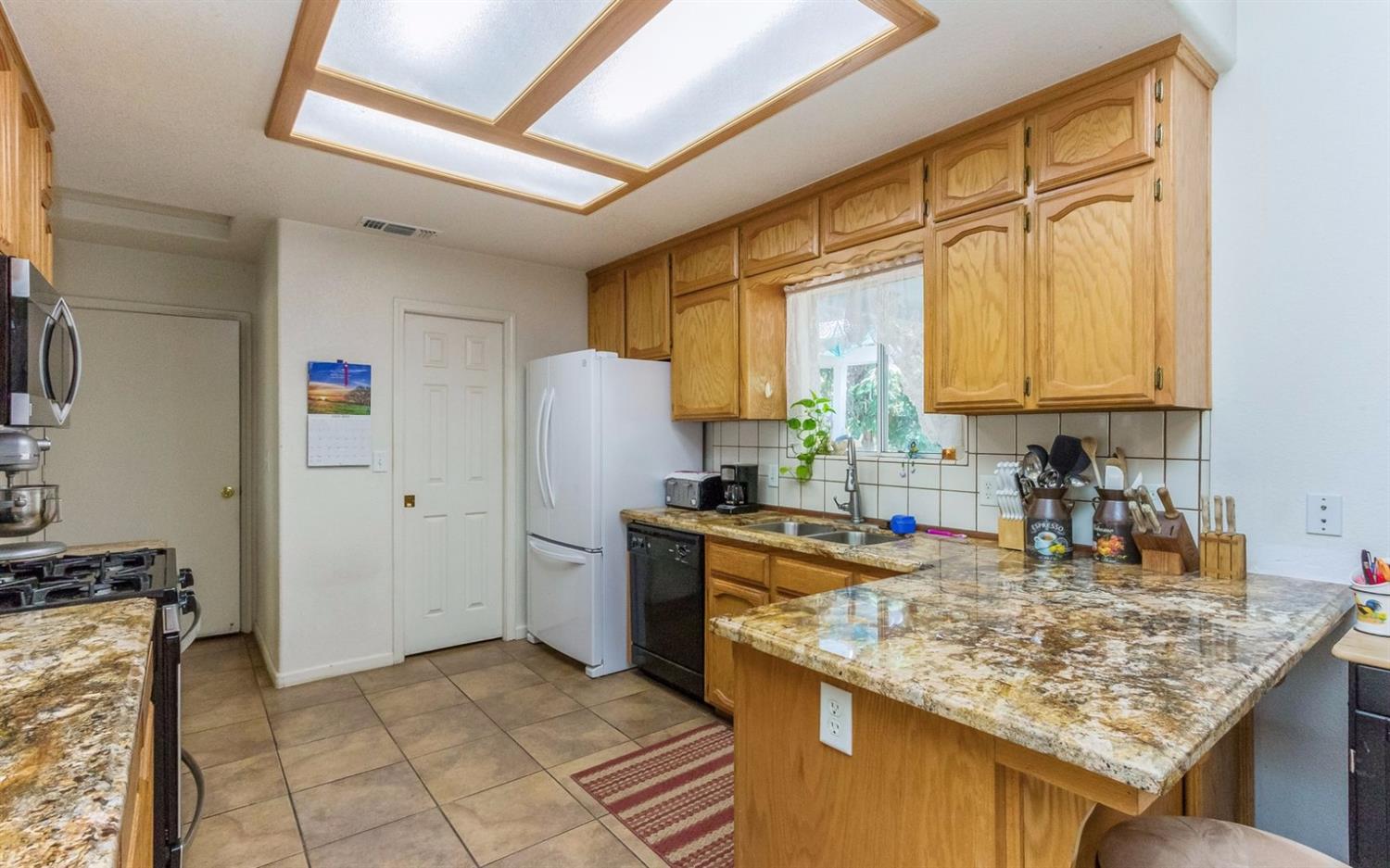 20400 Nicholas Road Clovis, CA 93619 - Photo 8 of 29 Gallery Image 8