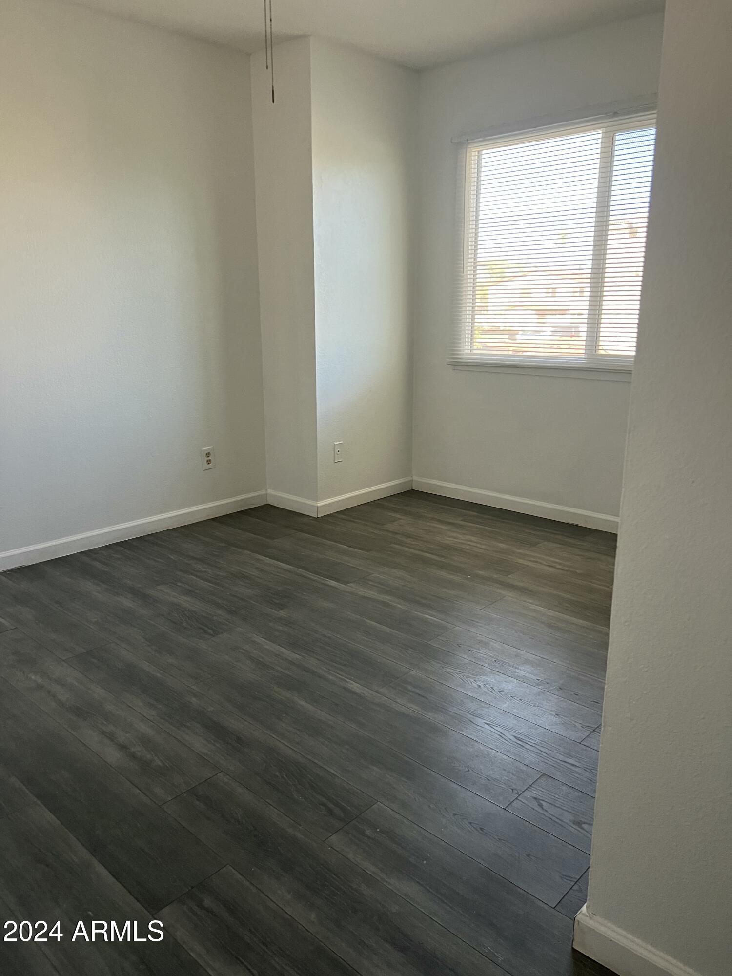 3942 West Palomino Road Phoenix, AZ 85019 - Photo 9 of 14 Room 1