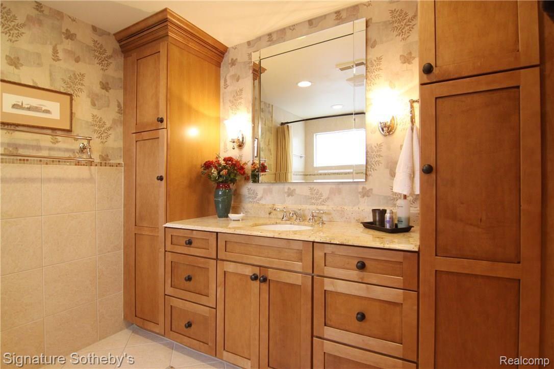 3860 Cumberland Road Berkley, MI 48072 - Photo 27 of 47 26 IMG_9162-r.jpg