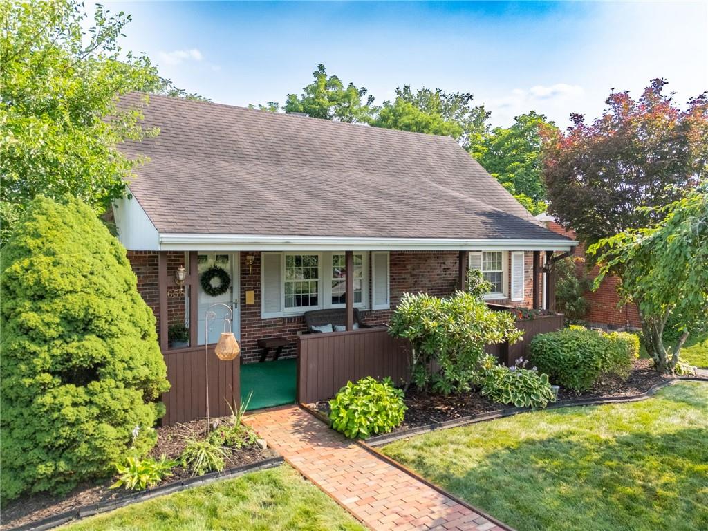 658 Lindsay Road Carnegie, PA 15106 - Photo 1 of 32 Welcome Home!