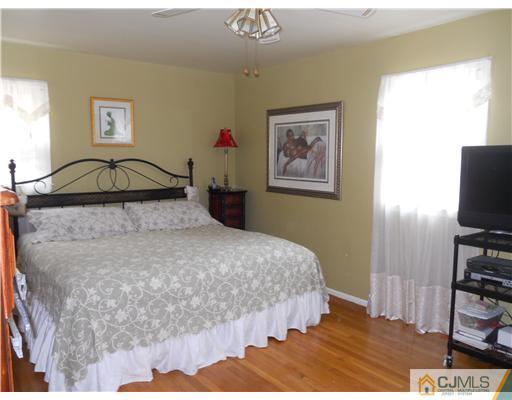 22 Boxwood Road Piscataway, NJ 08854 - Photo 17 of 18 Gallery Image 17