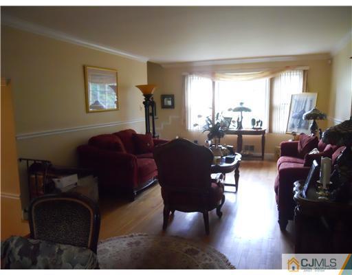22 Boxwood Road Piscataway, NJ 08854 - Photo 8 of 18 Gallery Image 8