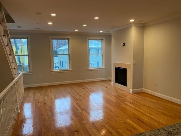 46 Rutherford Avenue Boston, MA 02129 - Photo 3 of 20